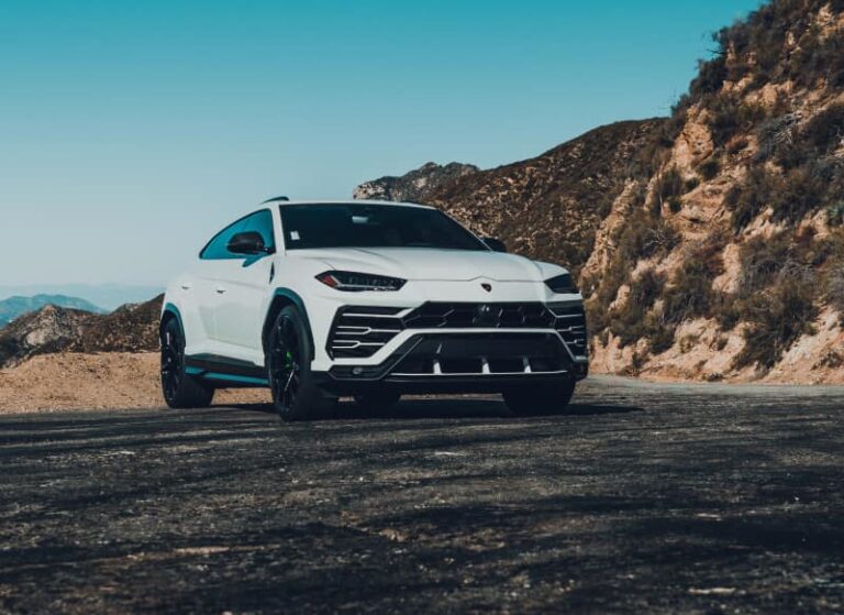 Lamborghini Urus: Połączenie Mocy i Elegancji w Światowej Klasy SUV-ie