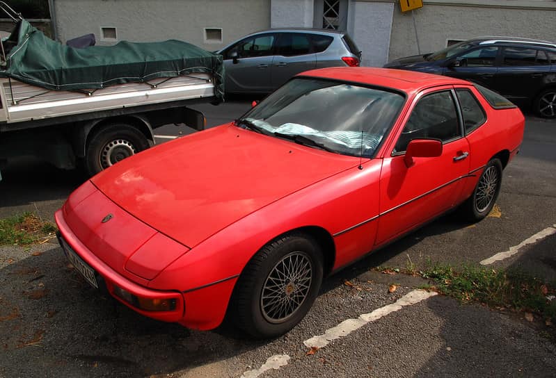 Porsche 924 - historia modelu, generacje, dane techniczne