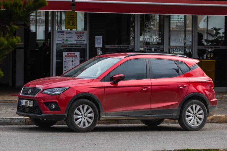 Seat Arona - crossover z Teneryfy. Dane techniczne, opis, wyposażenie