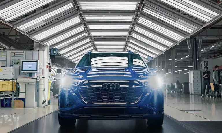 Audi Bruksela: Miejsce produkcji Q8 e-tron oraz pierwsza fabryka na świecie o zerowym bilansie emisji CO2 w sektorze premium